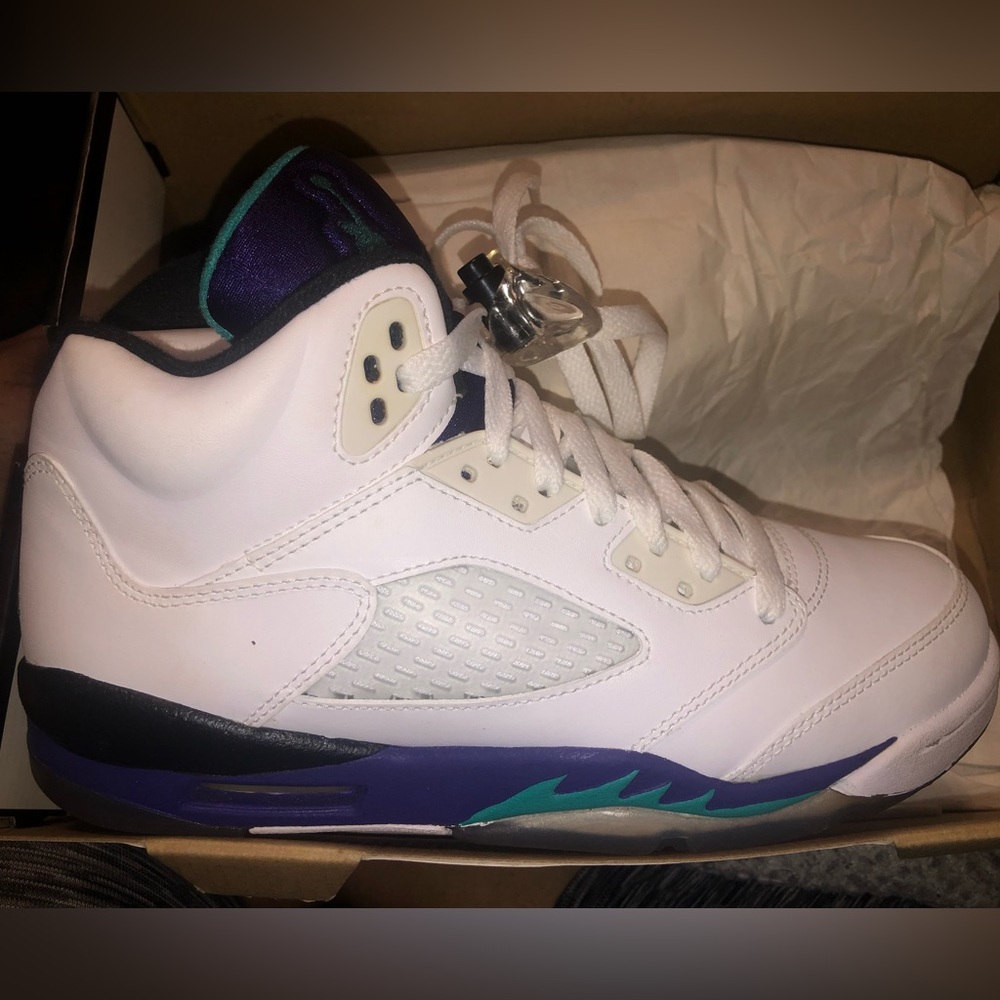 Jordan 5 Grape size 6Y